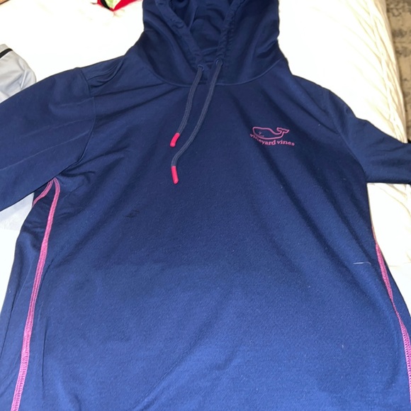 Vineyard vines performance pullover - Picture 3 of 4